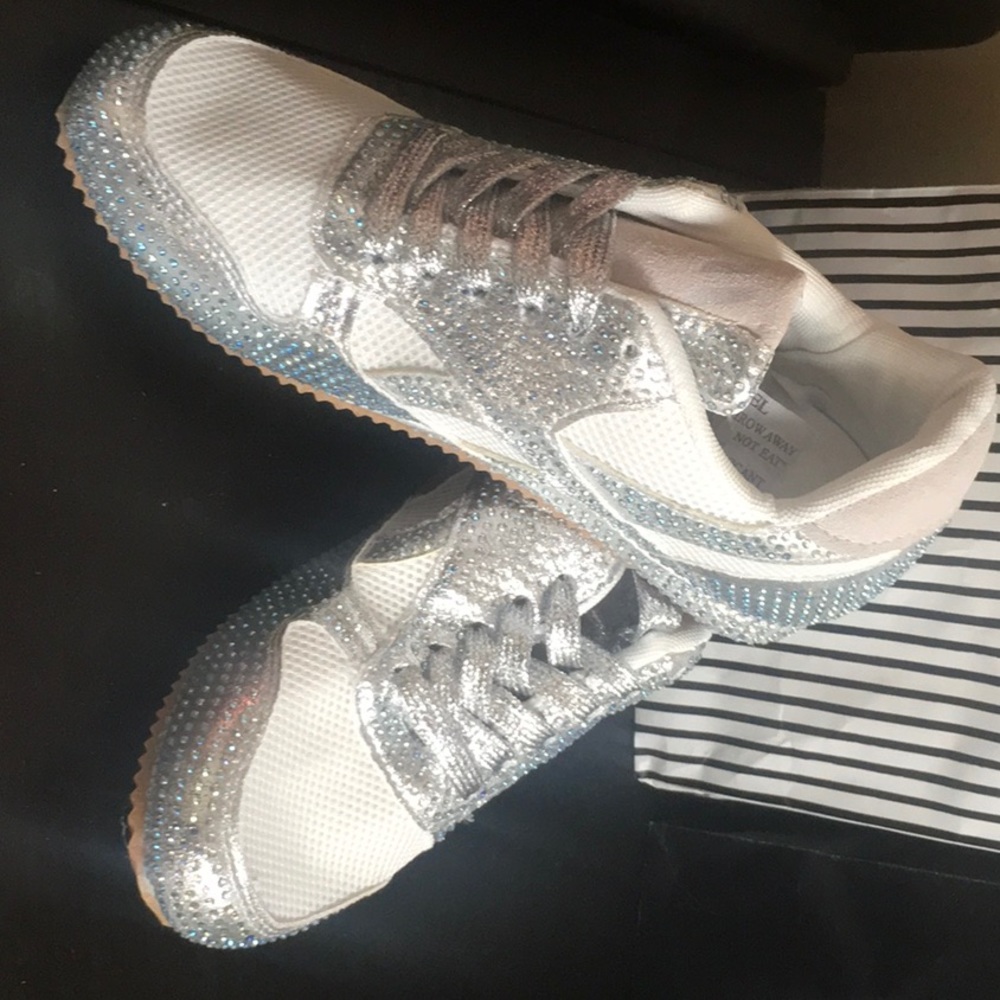 White Sneakers with silver glitter on trim. Size 6